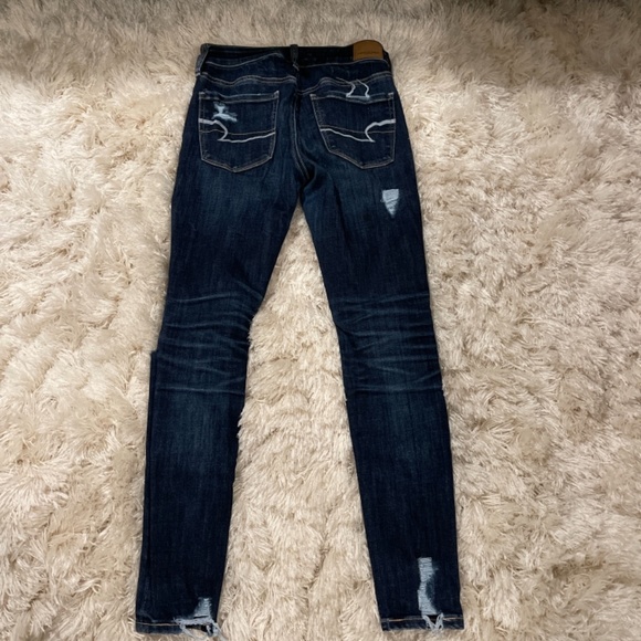 American Eagle Hi-Rise Distressed Jegging Size 2 short - Picture 2 of 6